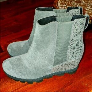 Sorel Joan Of Artic Wedge Boots Youth Girls Sz 4 Gray With Metallic Details